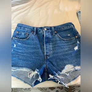 NWOT Levi 501 high rise button fly shorts size 30